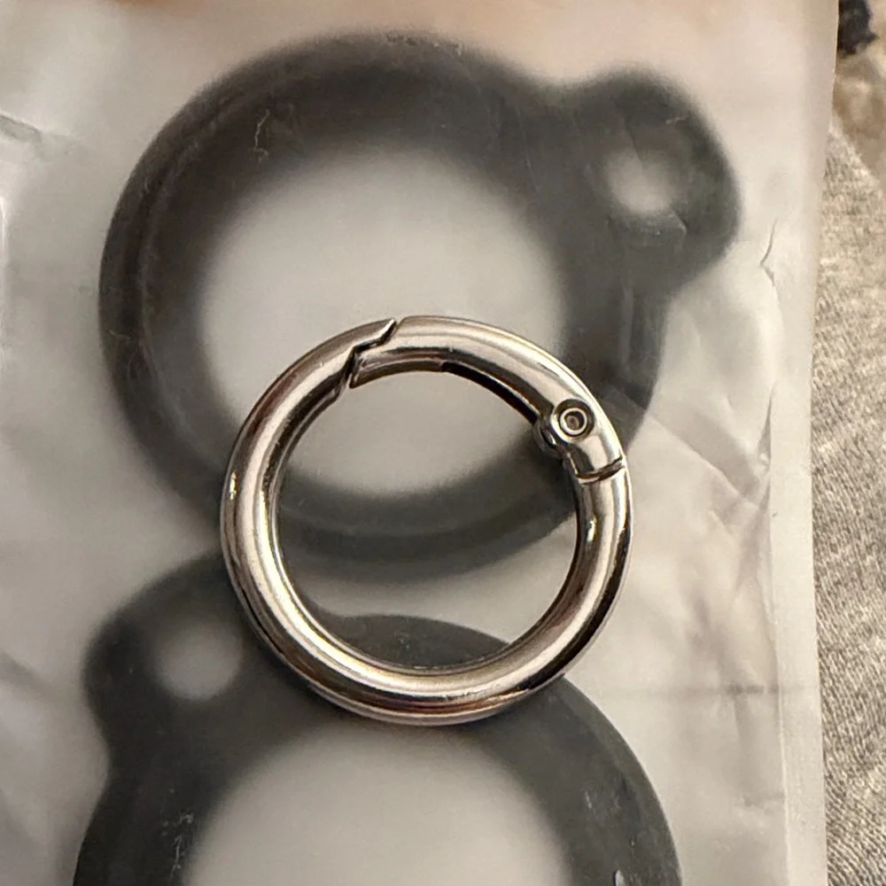 Black Wearable Clips for Electronics